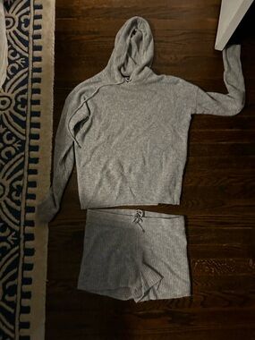 Naadam ribbed cashmere set with hoodie and shorts size small